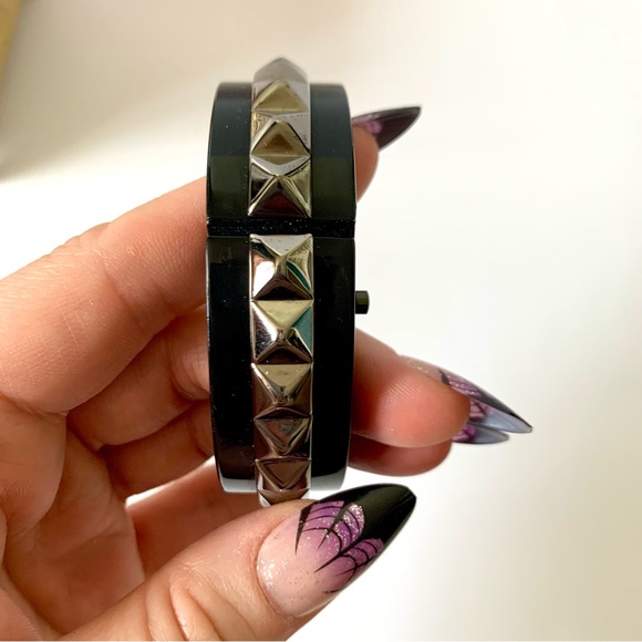 Betsey Johnson studded bangle watch with box - Picture 5 of 7